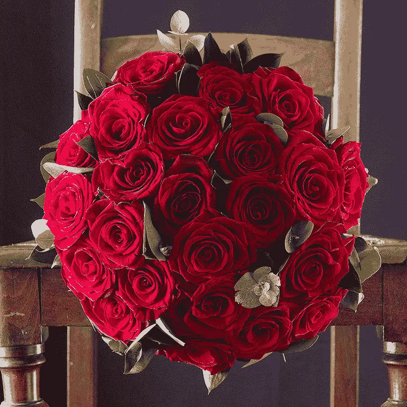Veliki buket od crvenih ruža koji simbolizira ljubav i valentinovo