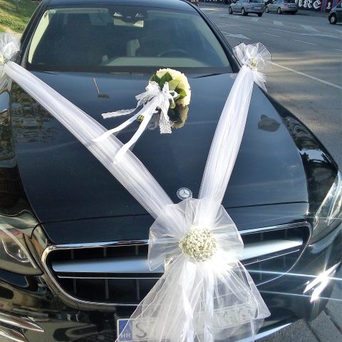 Uređivanje automobila za vjenčanje | Cvjećarnica Ilaria Split